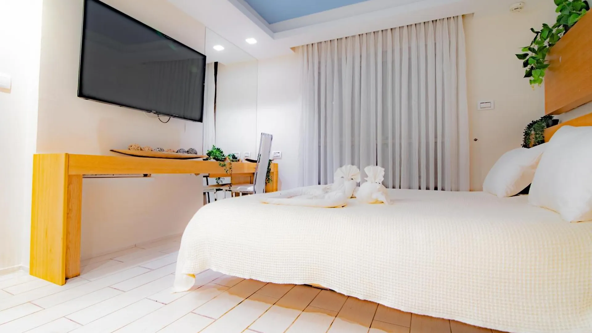 Almogim Suites Eilat Hotel (Adults Only)