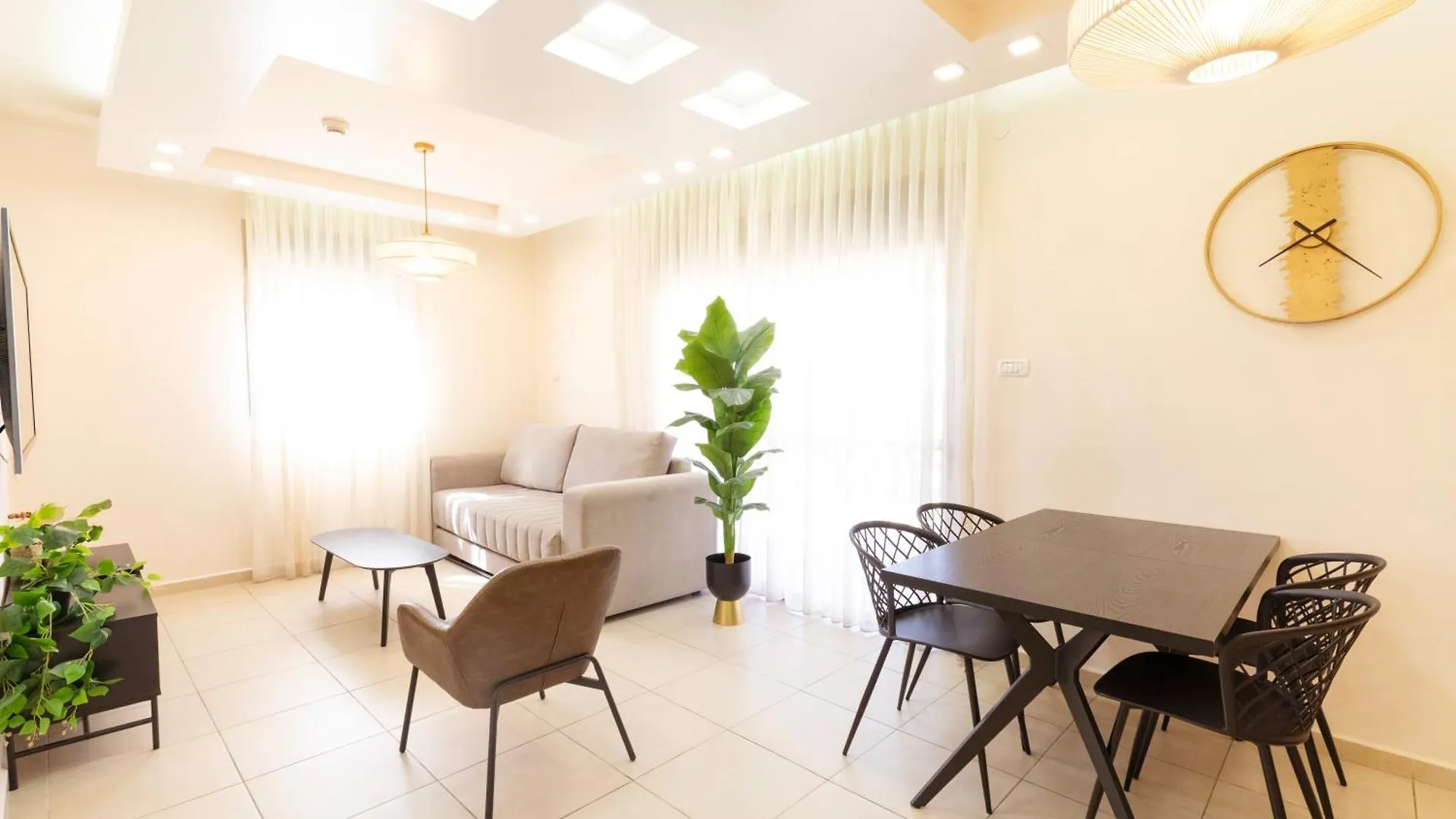 Almogim Suites Eilat Hotel (Adults Only) 3*,